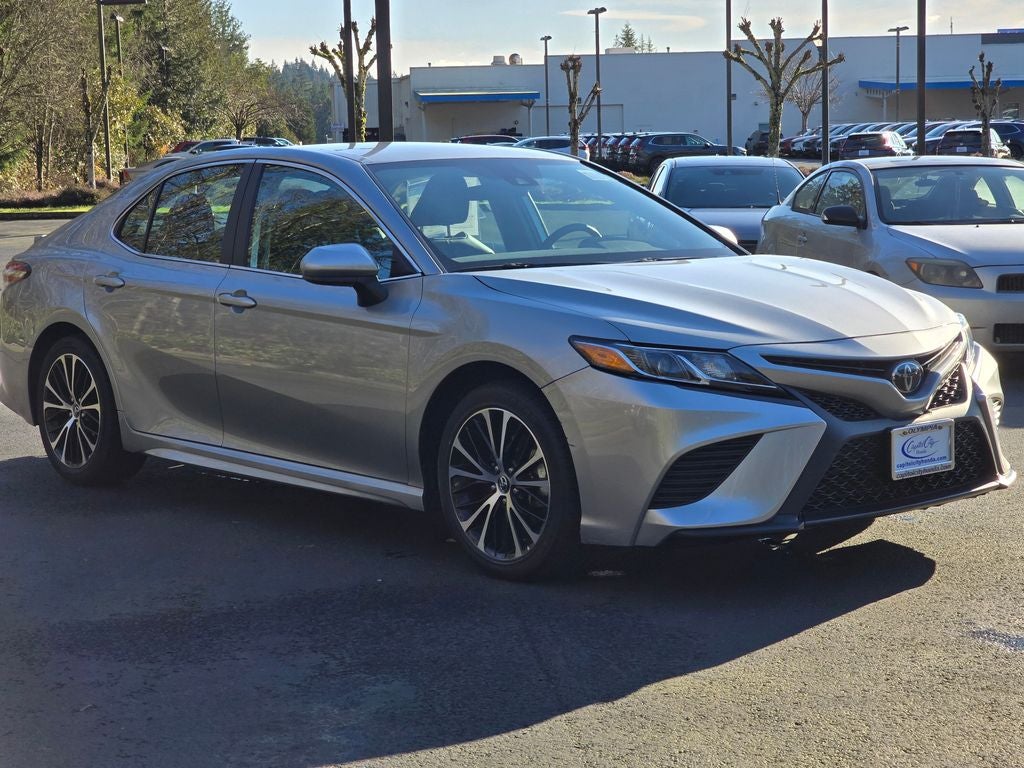 2020 Toyota Camry SE