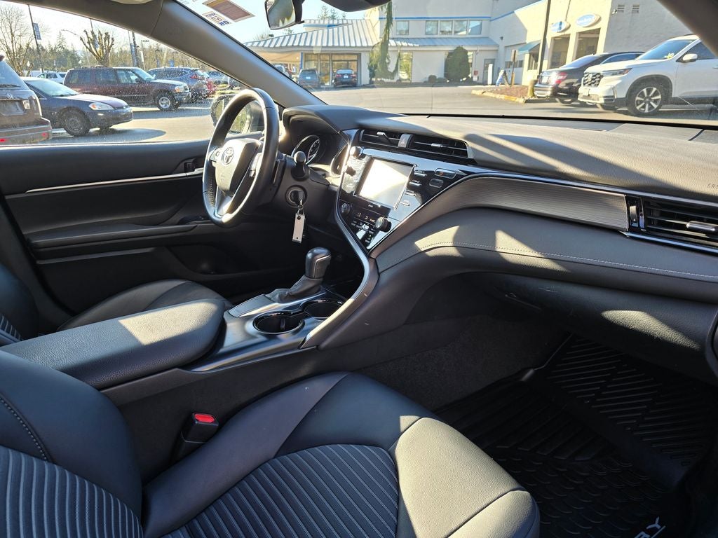 2020 Toyota Camry SE