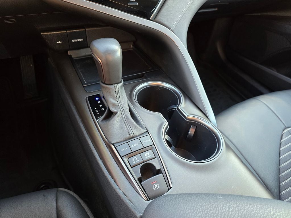 2023 Toyota Camry Hybrid SE